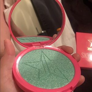 Jeffree Star Highlighter